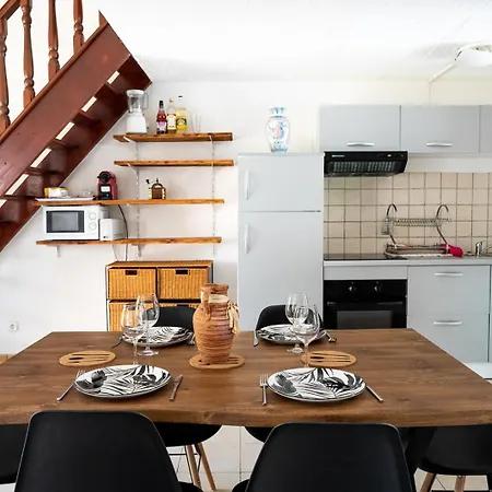 Maison Climatisée Fibrée 2 Chambres à 9 Min à Pieds D'une Grande Plage * Venzolasca