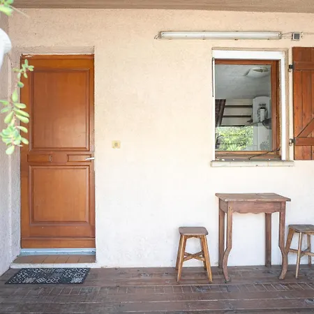 Maison Climatisée Fibrée 2 Chambres à 9 Min à Pieds D'une Grande Plage Hotel *